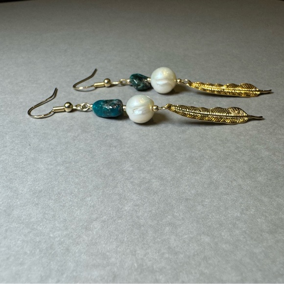Turquoise & Cultured Pearl feather Fish hook earrings - Picture 3 of 6